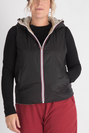 lj235394 - Laura Jo Gilet @ Walkers.Style buy women's clothes online or at our Norwich shop.